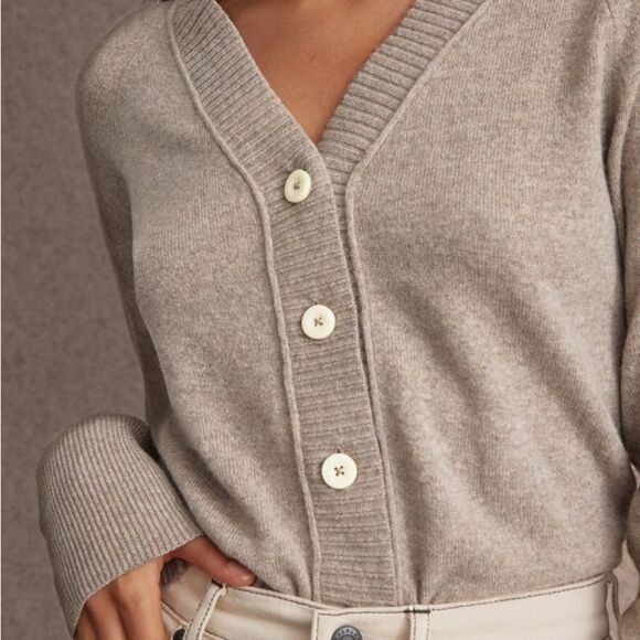 Everlane Recashmere Varsity Cardigan Sand Womens Sz XS Host Pick - Picture 2 of 7
